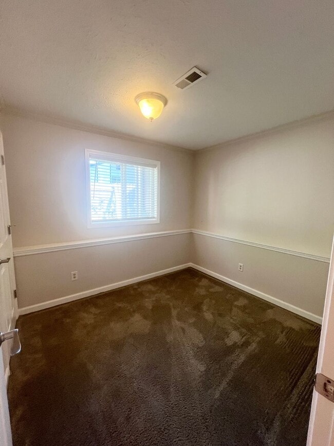 Building Photo - Suncrest Rental – Stunning 4-Bedroom Home Near Long Lake