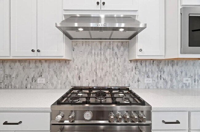 Building Photo - 1612 Kit Cir