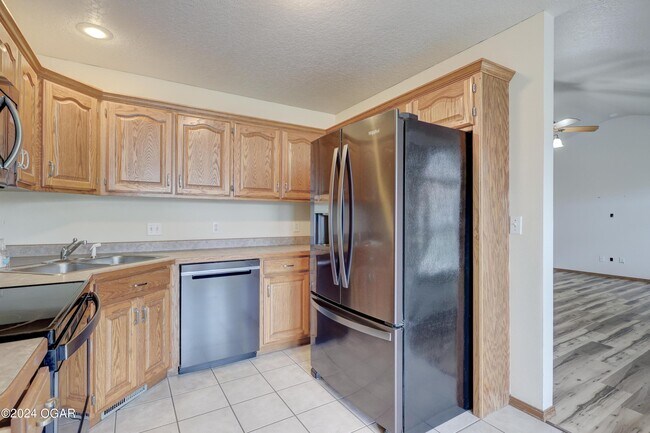 Building Photo - 4231 W 28th St