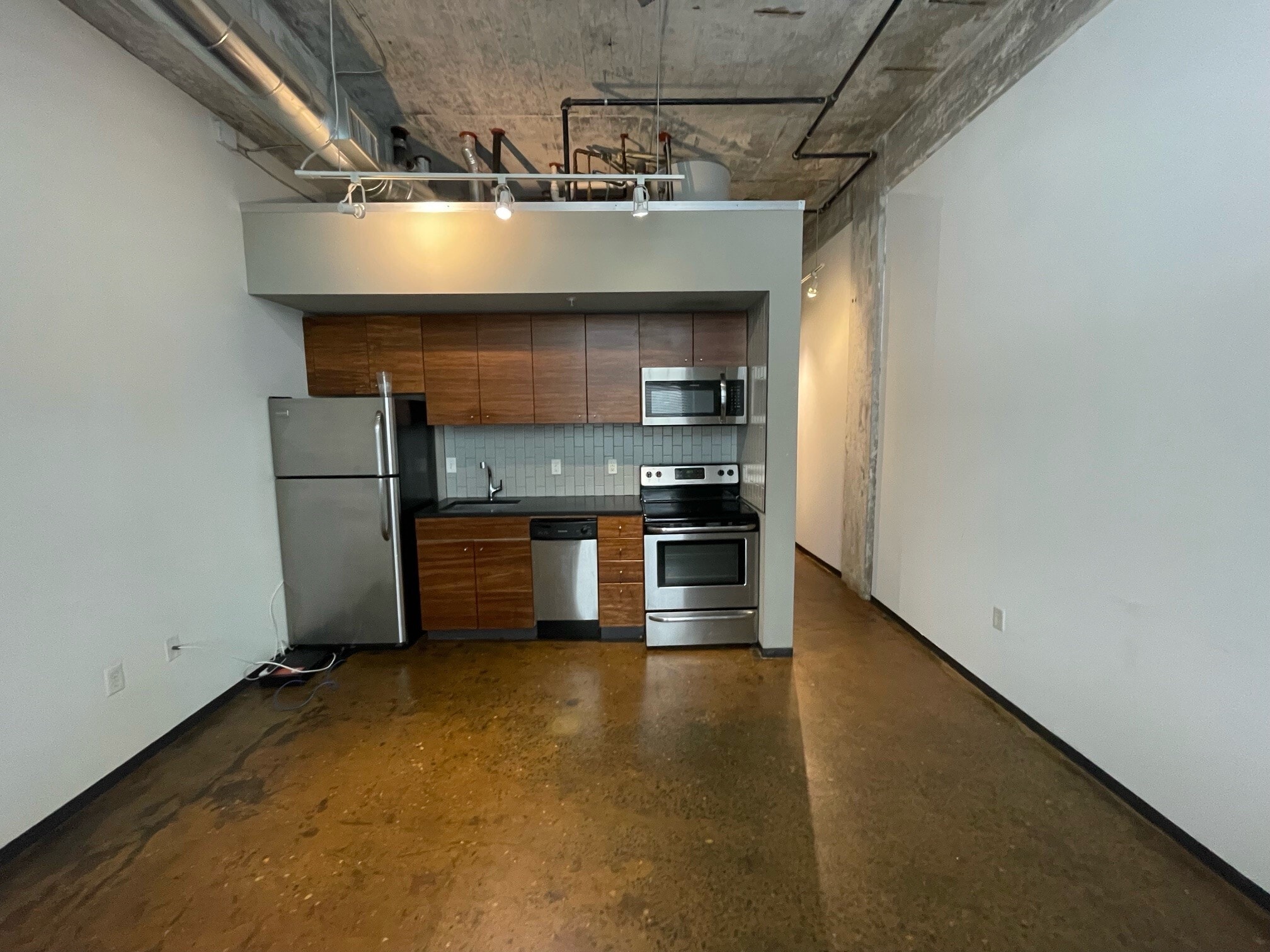 Building Photo - 415 Oliver Hill Way