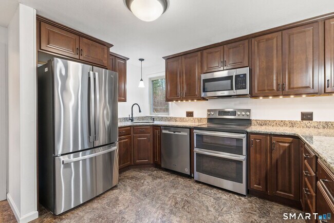 Building Photo - 45 Luchon Rd