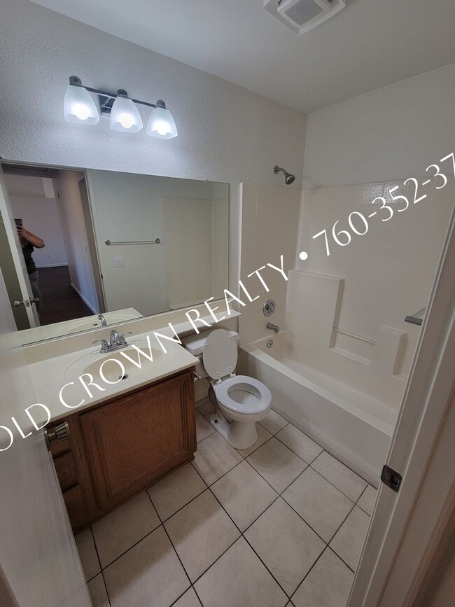 Building Photo - 669 Sagebrush St