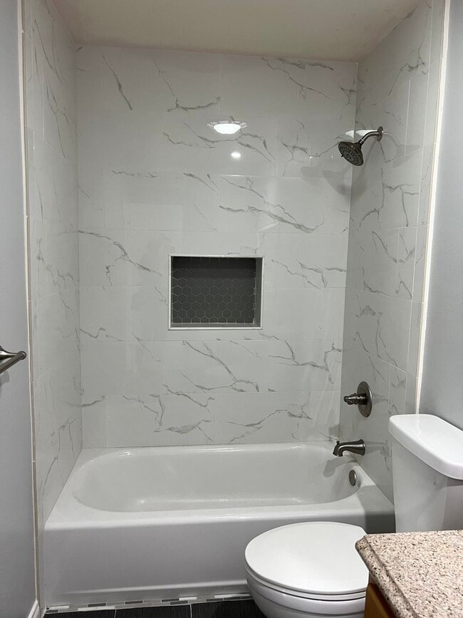 Building Photo - 2 Large Bedroom Home Centrally Located in Garden Grove