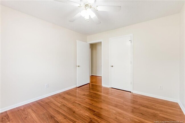 Building Photo - 6837 Woodmark Dr