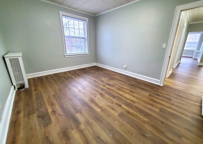 Building Photo - 695 Vernon Ave