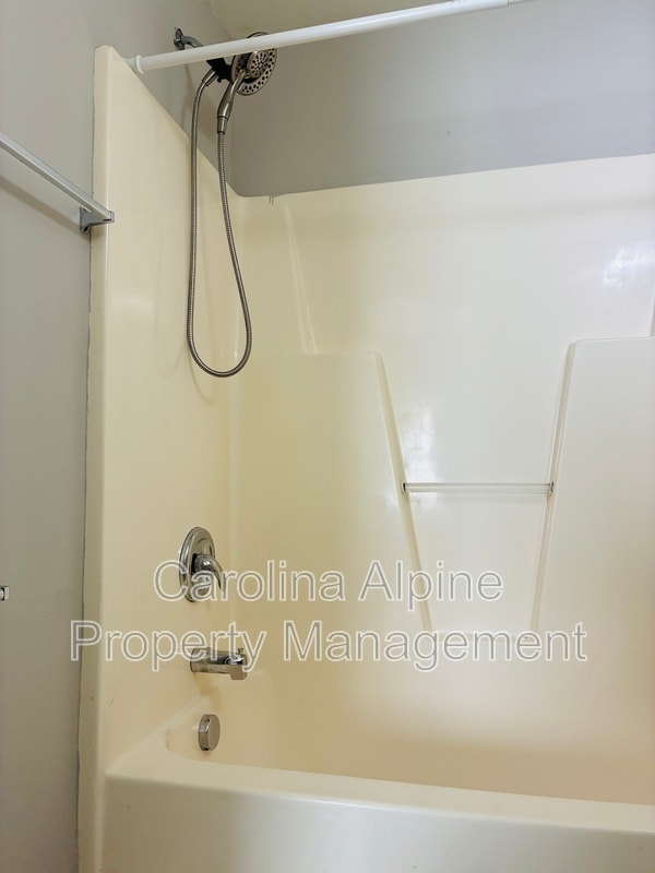 Building Photo - 110 N Webb St