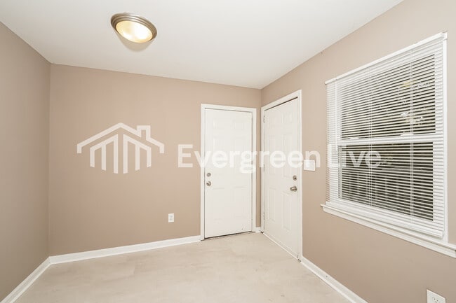 Building Photo - 1119 Startrek Ln