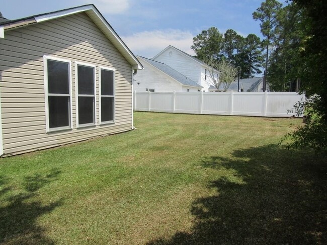 Building Photo - 2208 Seaford Dr