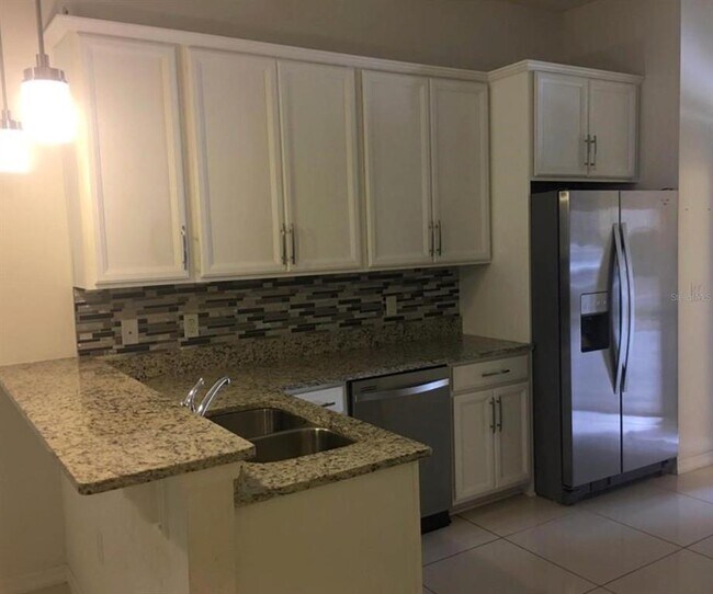 Building Photo - 9377 Meadow Hunt Way