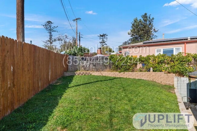 Building Photo - 5520 Olvera Ave