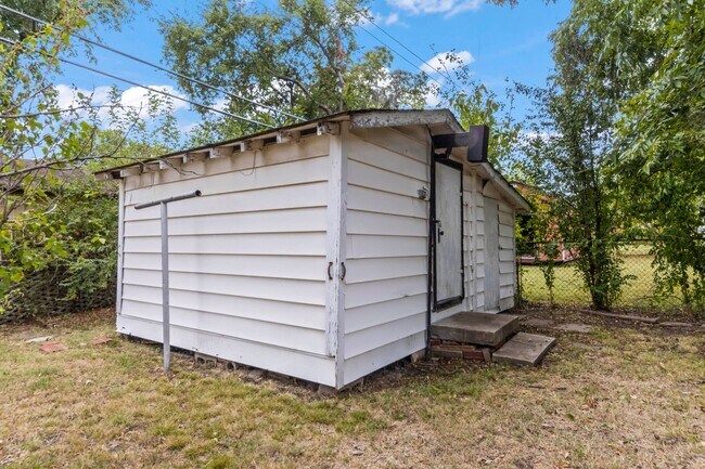 Building Photo - Great Home in Great Condition