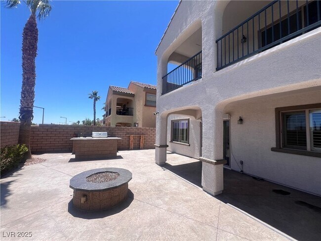 Building Photo - 1056 Calvia St