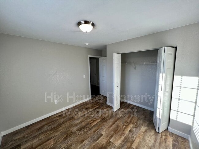 Building Photo - 1715 86th Ave