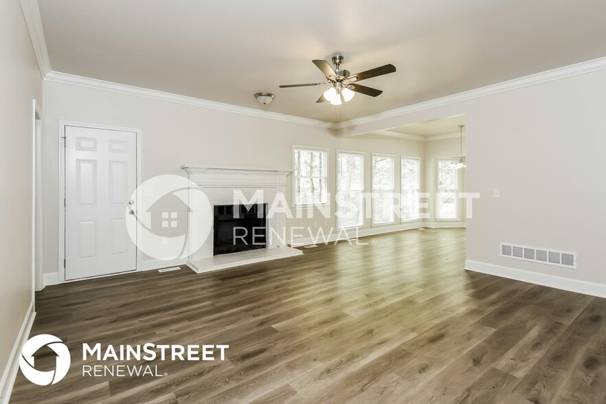 Building Photo - 3041 Jan Dr