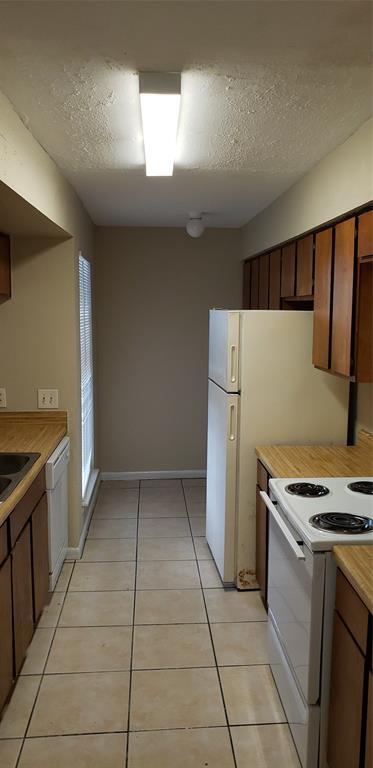 Building Photo - 6633 W Airport Blvd