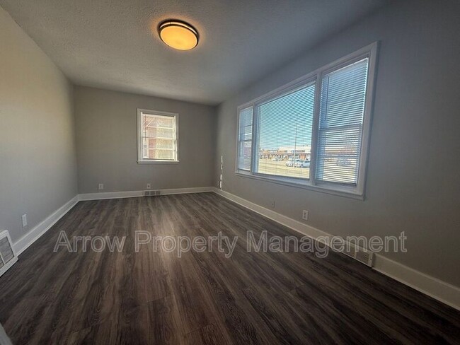 Building Photo - 136 N 27th St
