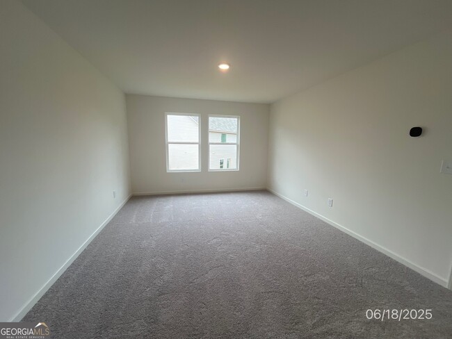 Building Photo - 105 Douglas Fir Dr