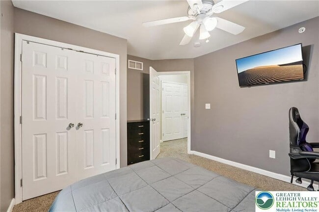 Building Photo - 270 Milkweed Dr