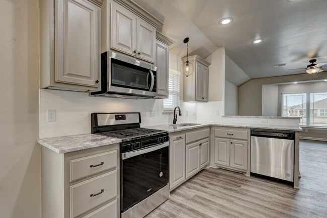 Building Photo - 5712 Campbell Creek Dr