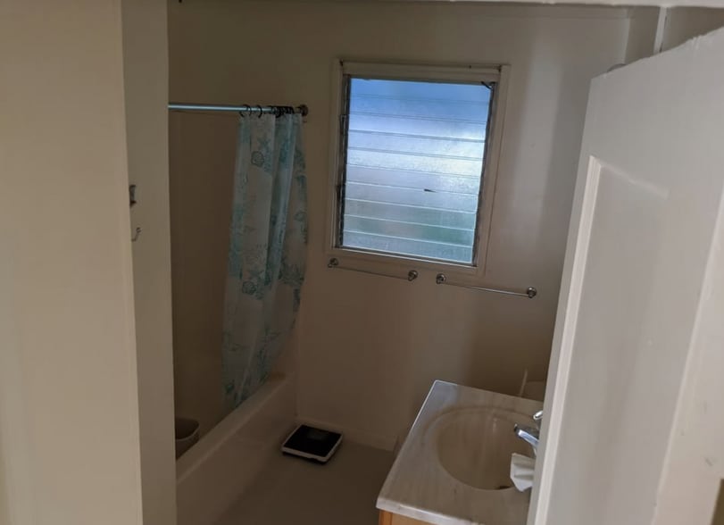 Building Photo - 749 Ekela Ave