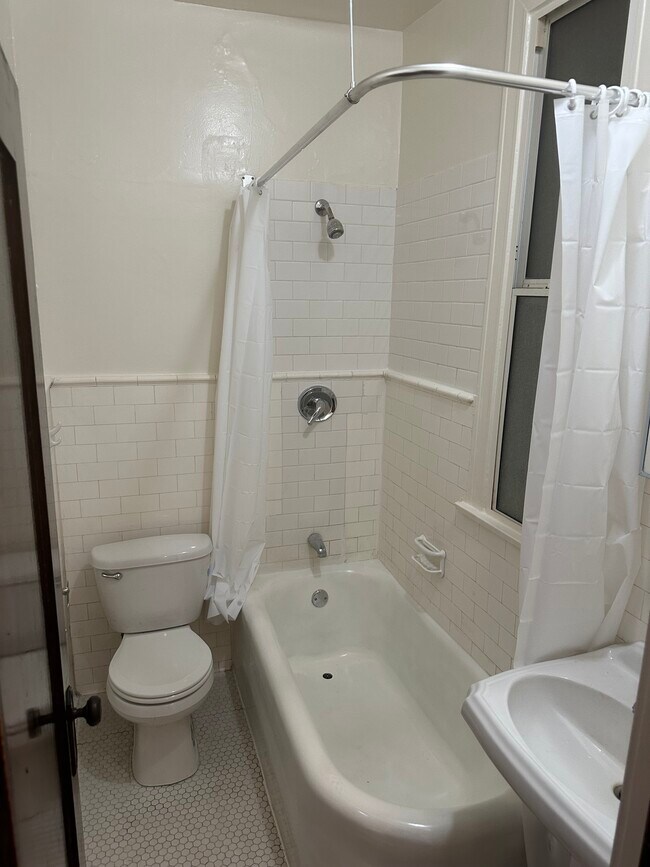 Building Photo - 2121 James M Wood Blvd