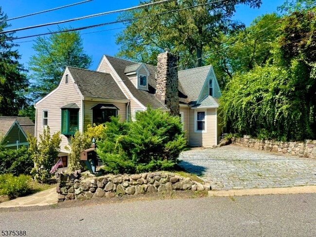 Building Photo - 122 Lakewood Dr