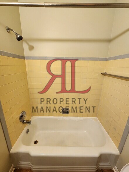 Building Photo - 3023 Darfield Pl