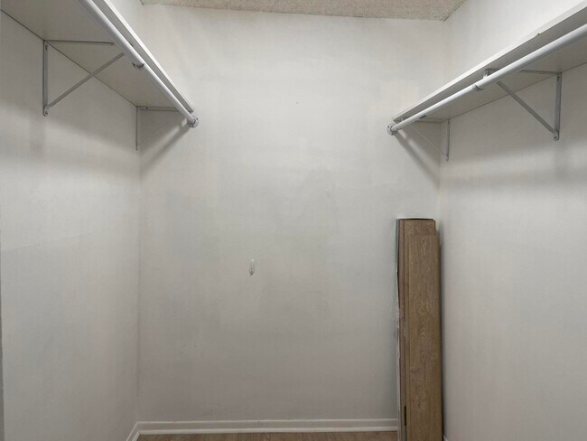Building Photo - 306 E Ocean Ave