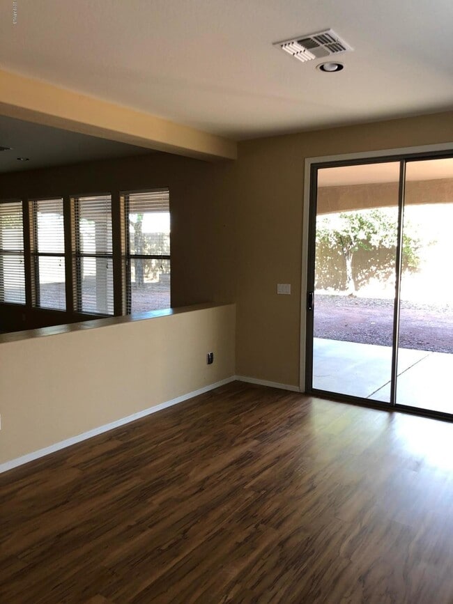 Building Photo - 25879 N Sandstone Way