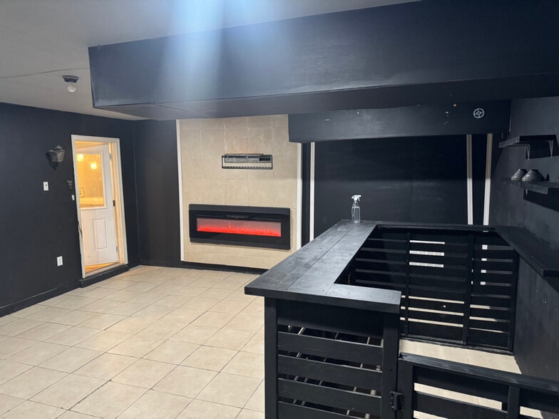 Building Photo - 238 Garrett St