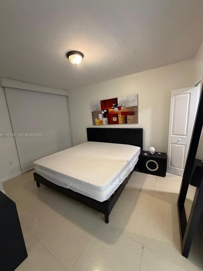 Building Photo - 170 SE 14th St