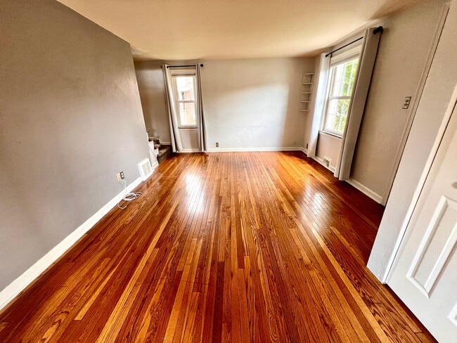 Building Photo - Sewickley - 3 Bedroom 2 Bathroom - Charmin...