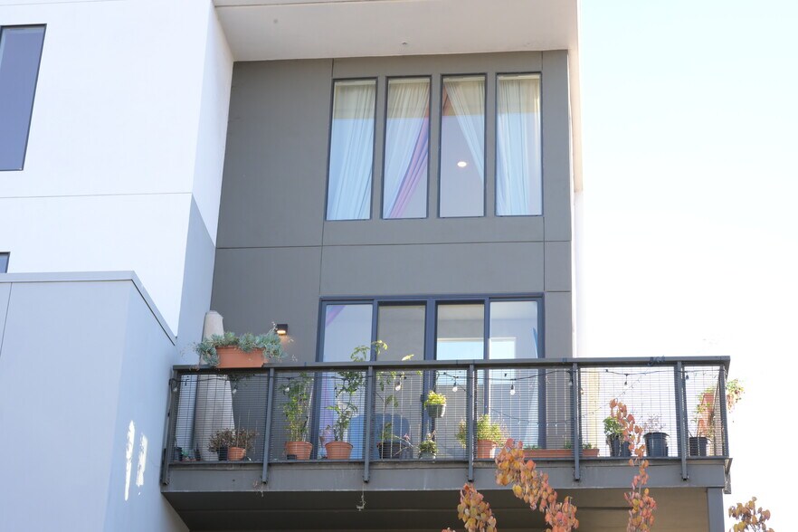 Building Photo - 45139 Challenge Cmn