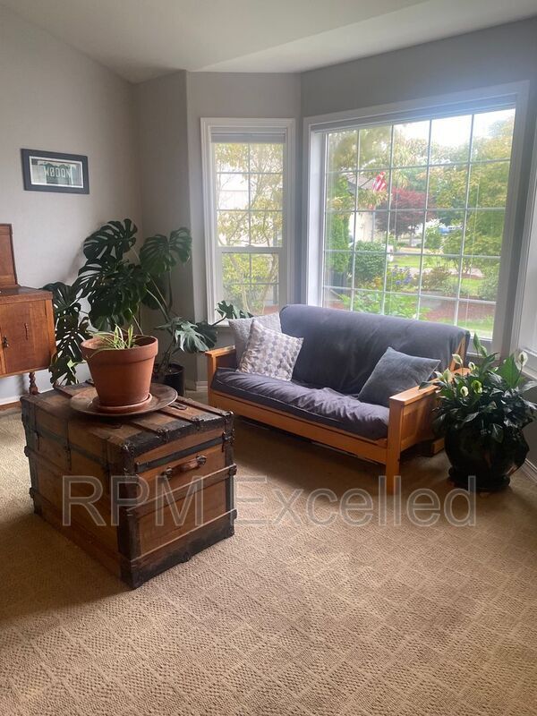 Building Photo - 1429 Hamilton Pl