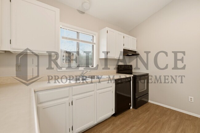 Building Photo - 5026 W Newell St