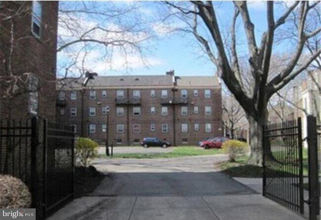 Building Photo - 633 Beulah Pl