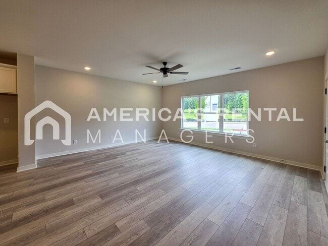 Building Photo - 1019 Grand River Blvd W