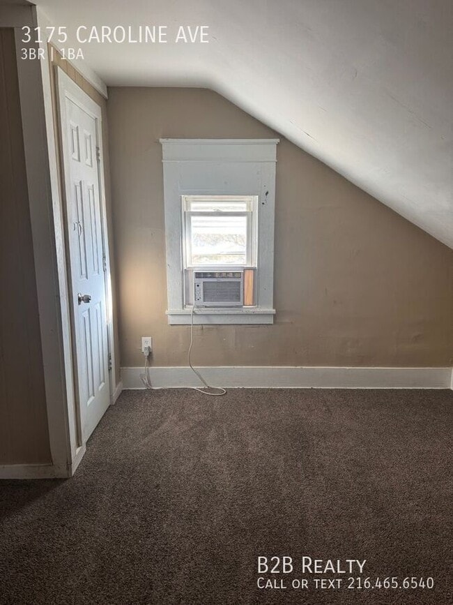 Building Photo - 3175 Caroline Ave