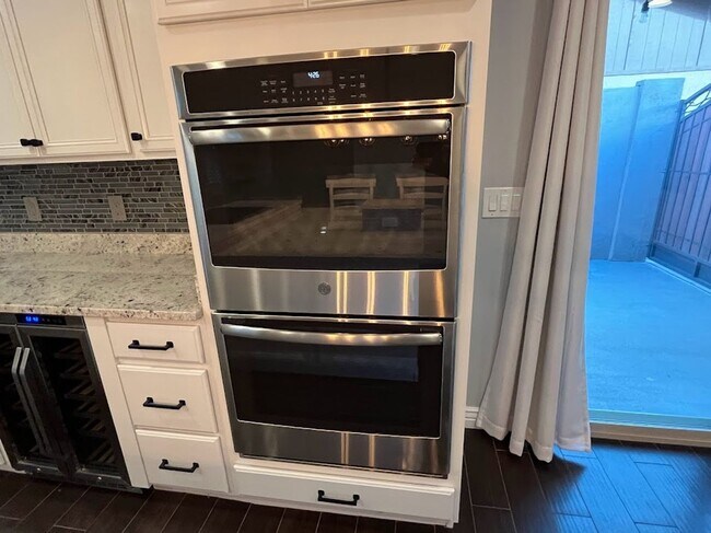 Building Photo - Elegant North Glendale Retreat with Premium Upgrades