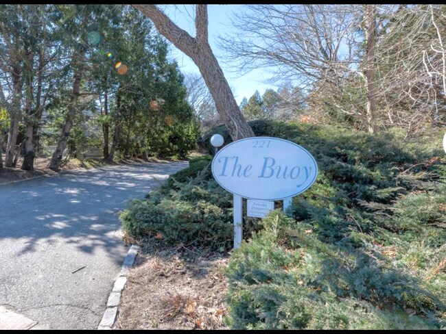 Building Photo - 221 Mill Rd