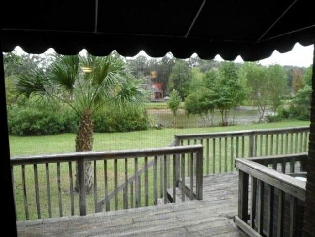 Building Photo - 2BR/2BATH Great School Zones! Available Summer 2026