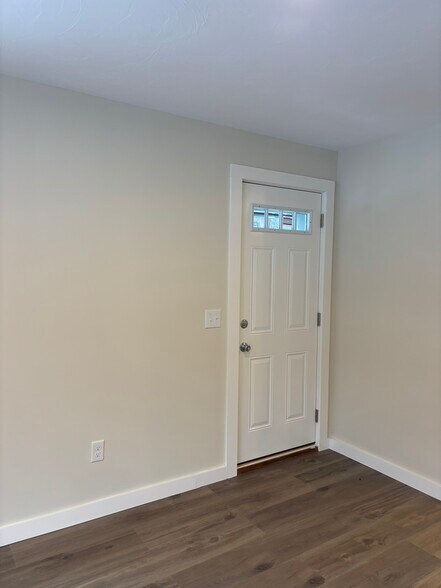 Building Photo - 13 Courtland Dr