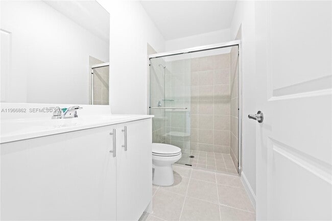 Building Photo - 2442 SE 30th St