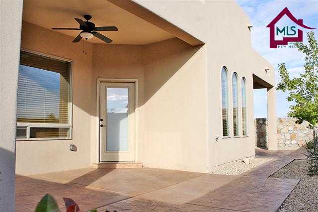 Building Photo - Beautiful Home in Gated community with pool, club house and limited work out facility.