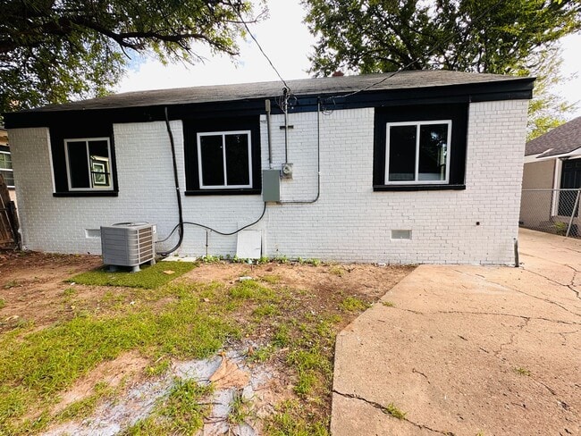 Building Photo - Charming 3 Bed home for lease!