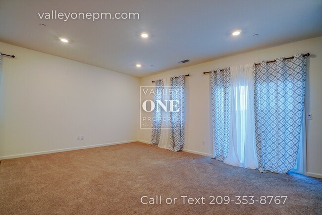 Building Photo - 644 Cheshire Dr