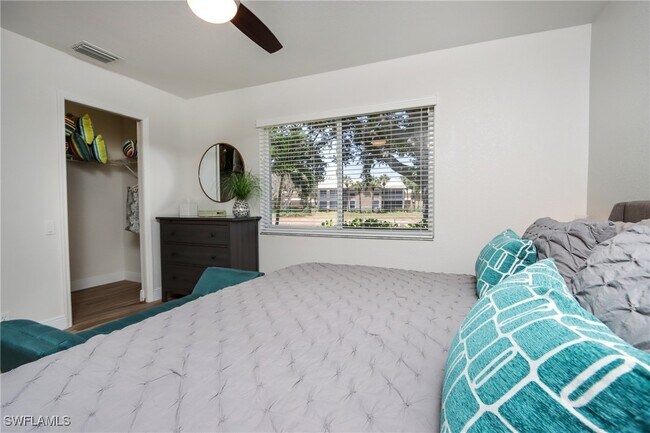 Building Photo - 3510 Lakemont Dr