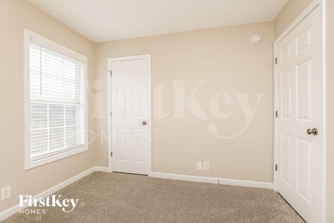 Building Photo - 1500 Cedar Springs Cir