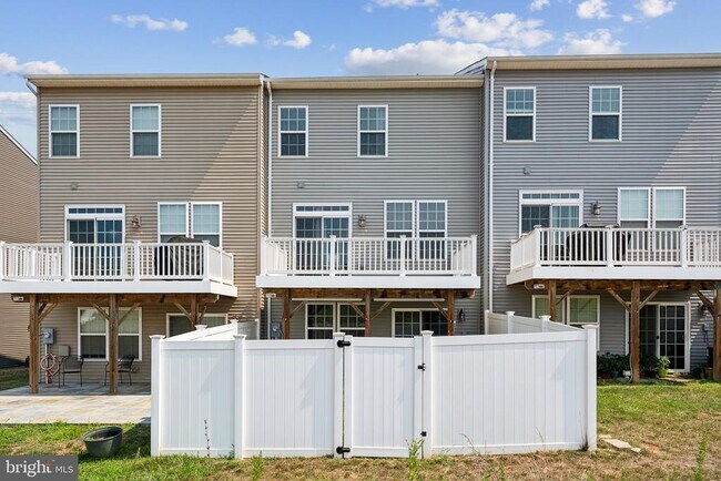 Building Photo - 13827 Litespeed Way
