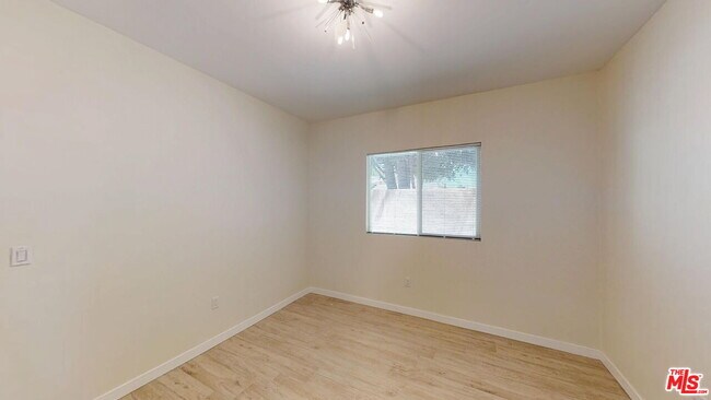 Building Photo - 7252 Glade Ave
